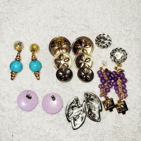 Set of 7 Vintage Earrings - Picture 4 of 4
